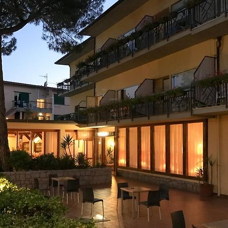 Hotel Lilly Marina di Campo Εξωτερικό φωτογραφία
