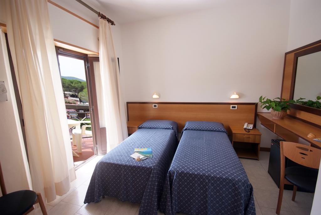 Hotel Lilly Marina di Campo Εξωτερικό φωτογραφία