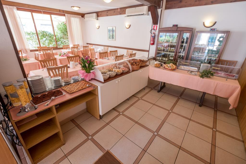 Hotel Lilly Marina di Campo Εξωτερικό φωτογραφία